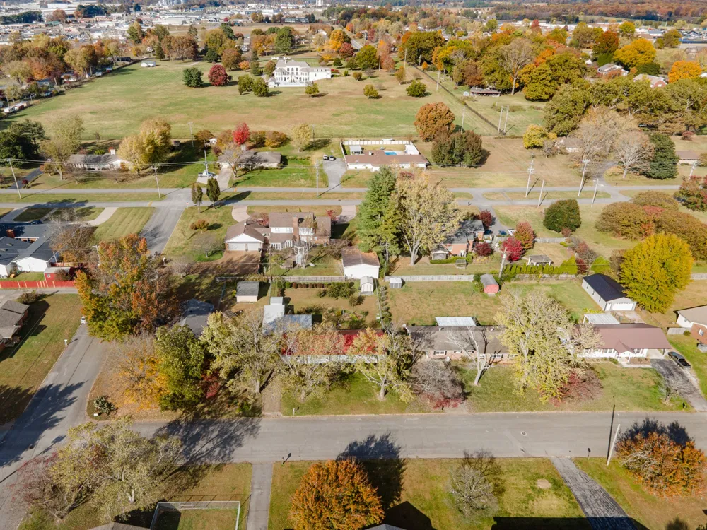502 9th St Lawrenceburg, TN 38464