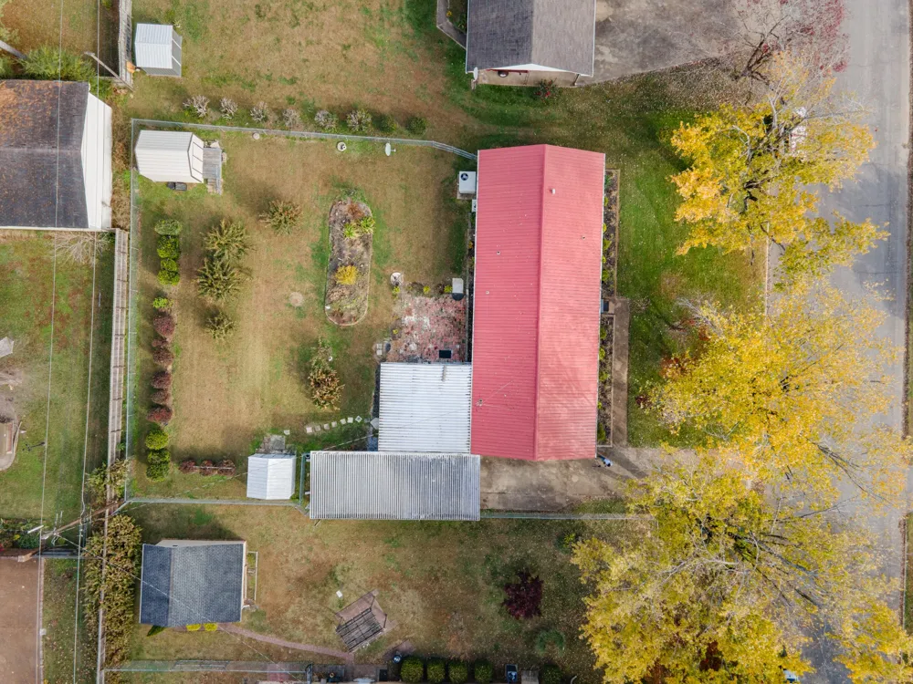 502 9th St Lawrenceburg, TN 38464