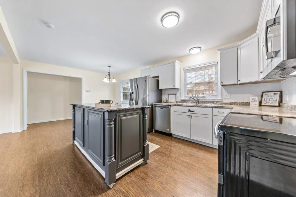 502 9th St Lawrenceburg, TN 38464