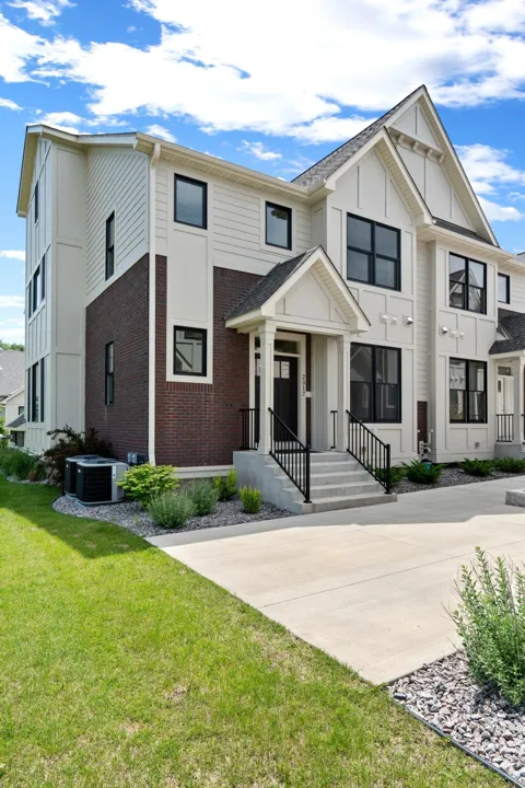 2357 Simply Living Lane