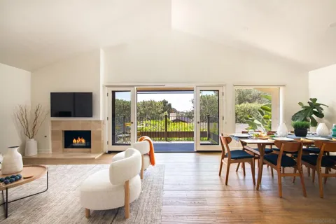 2452 Azure Coast Dr