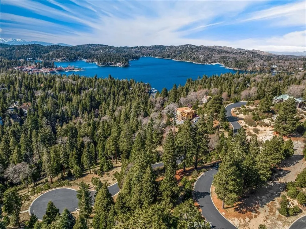 109 MILL POND Lake Arrowhead, CA 92352
