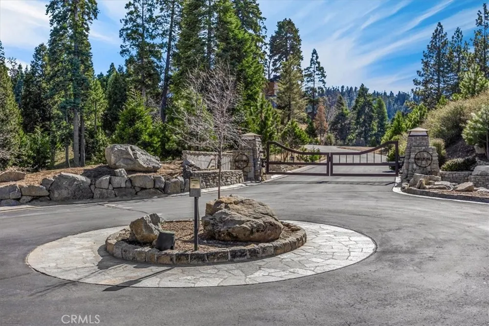 109 MILL POND Lake Arrowhead, CA 92352