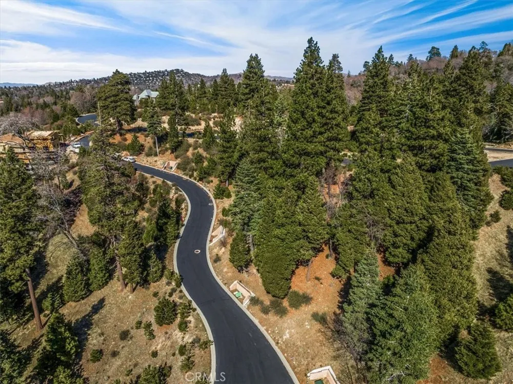 109 MILL POND Lake Arrowhead, CA 92352