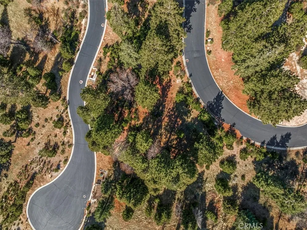 109 MILL POND Lake Arrowhead, CA 92352