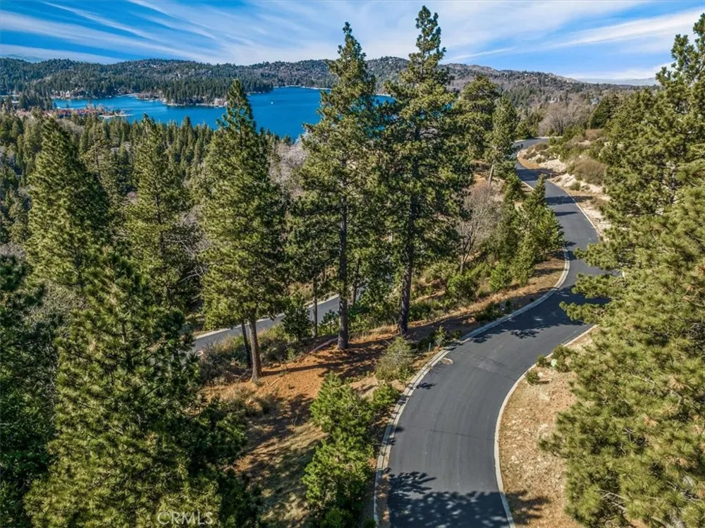 109 MILL POND Lake Arrowhead, CA 92352