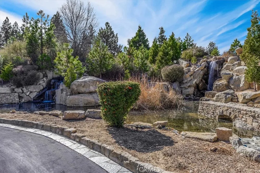 109 MILL POND Lake Arrowhead, CA 92352