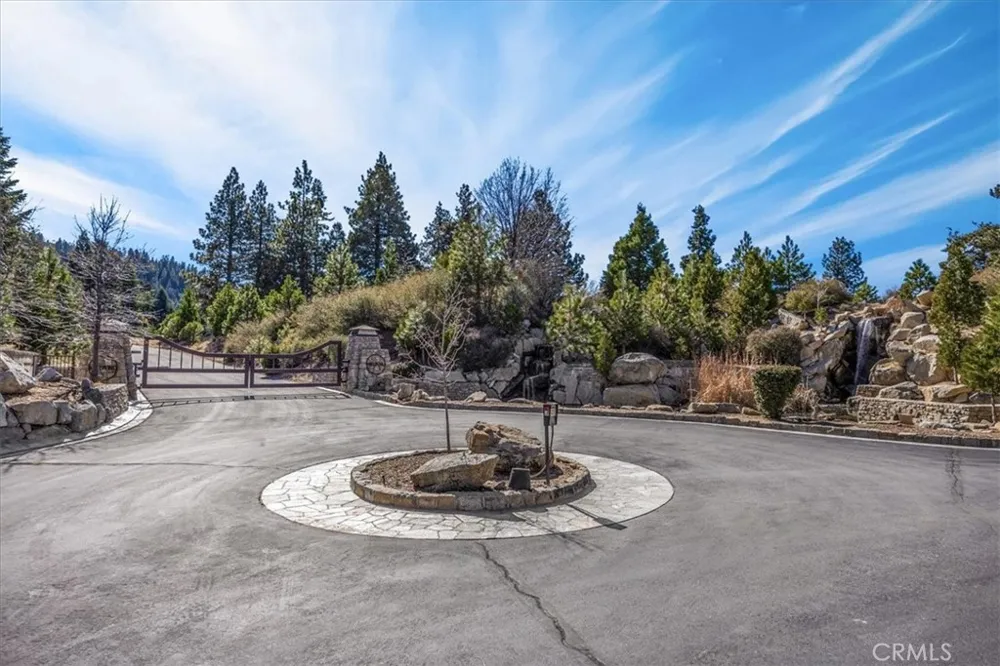 109 MILL POND Lake Arrowhead, CA 92352