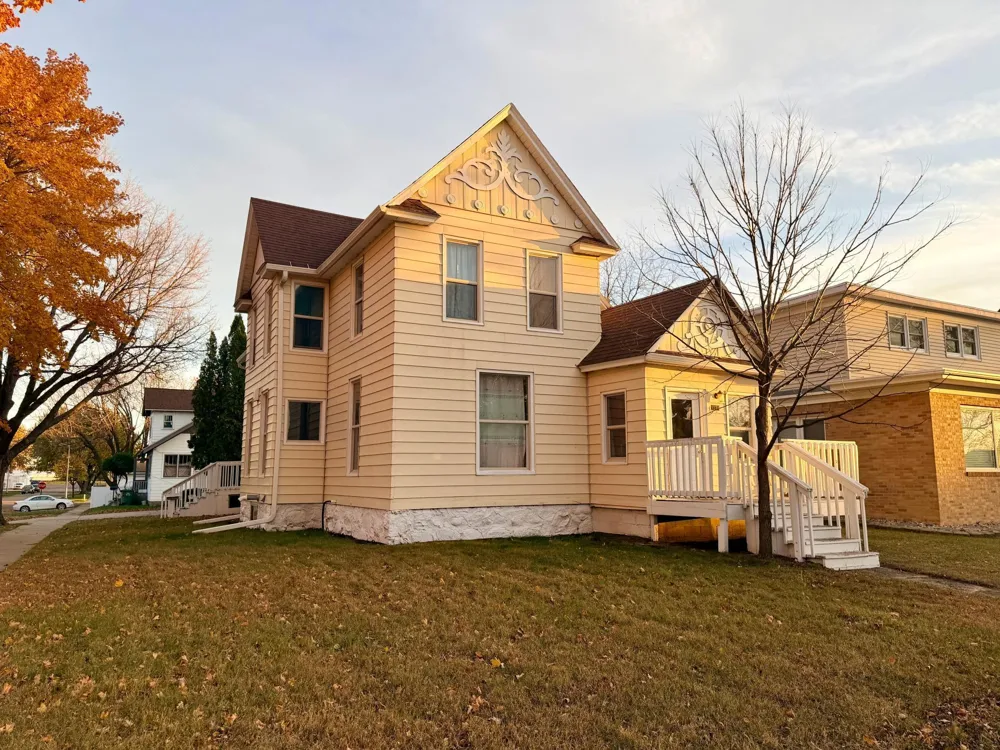 1224 4th Avenue Worthington, MN 56187