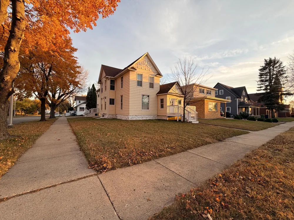 1224 4th Avenue Worthington, MN 56187