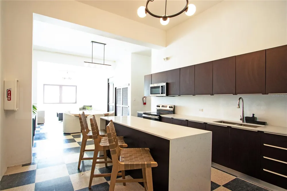 254-256 SAN FRANCISCO STREET #203 San Juan, PR 00901