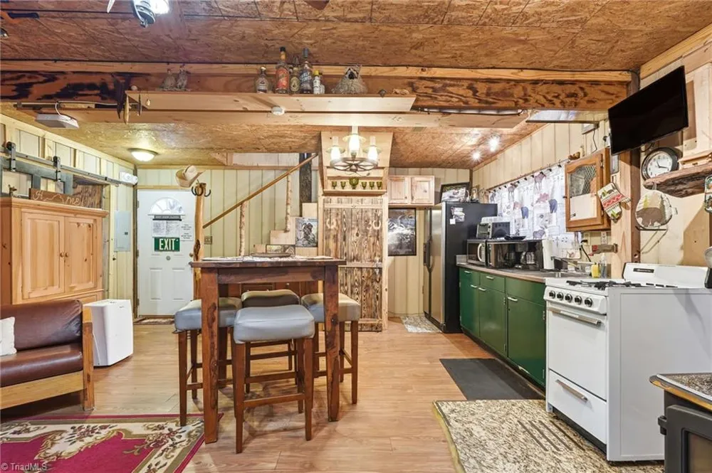 960 Riverview Road Spencer, VA 24165