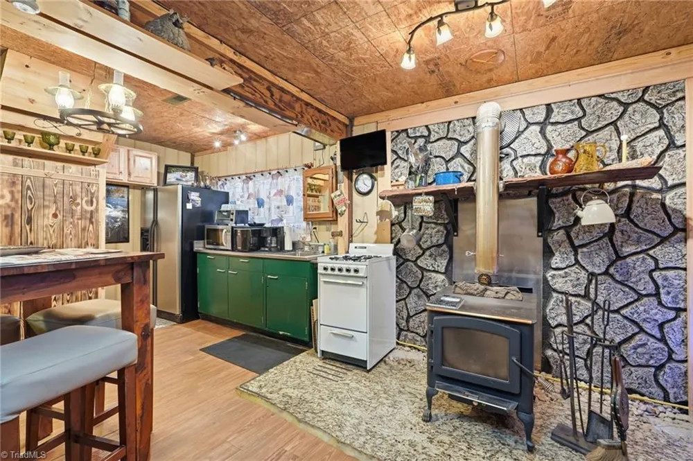 960 Riverview Road Spencer, VA 24165