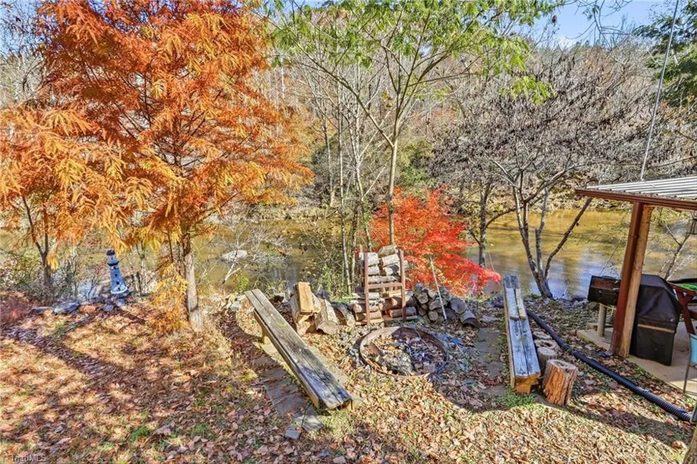 960 Riverview Road Spencer, VA 24165