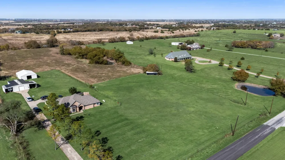 2000 Connie Lane McLendon Chisholm, TX 75032