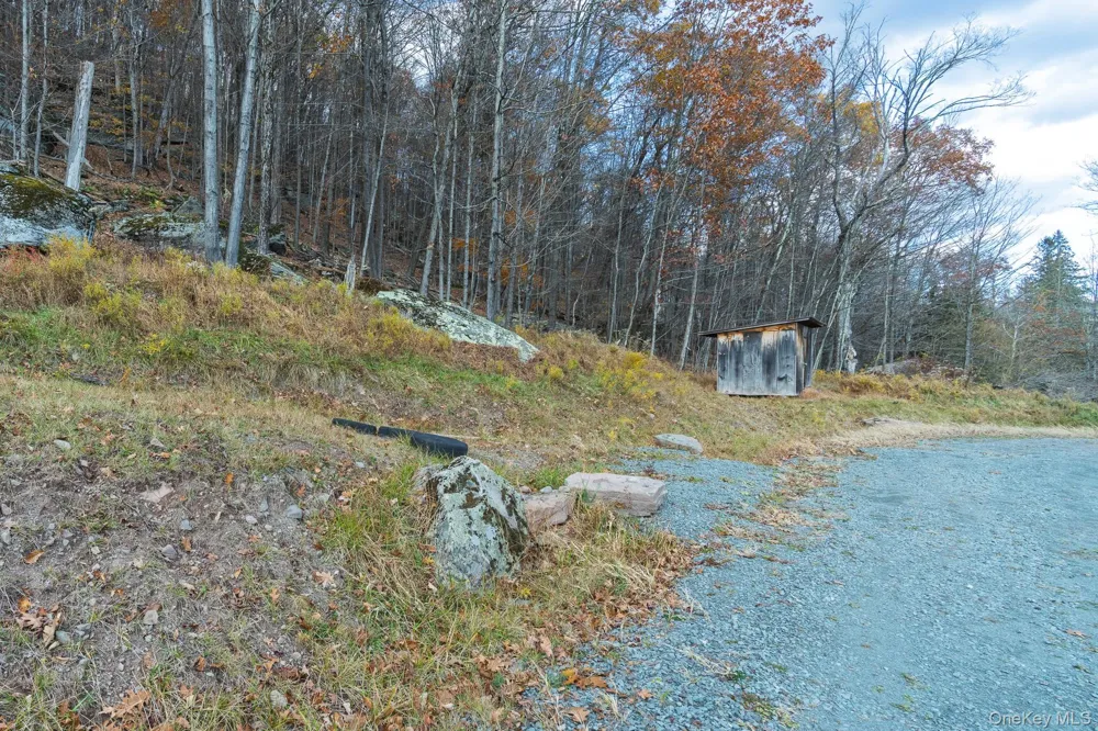 15 Deans Road Grahamsville, NY 12458