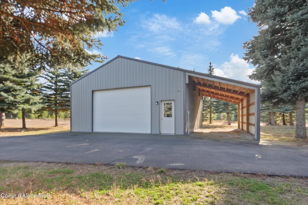 97 Three Sisters Dr. Athol, ID 83801