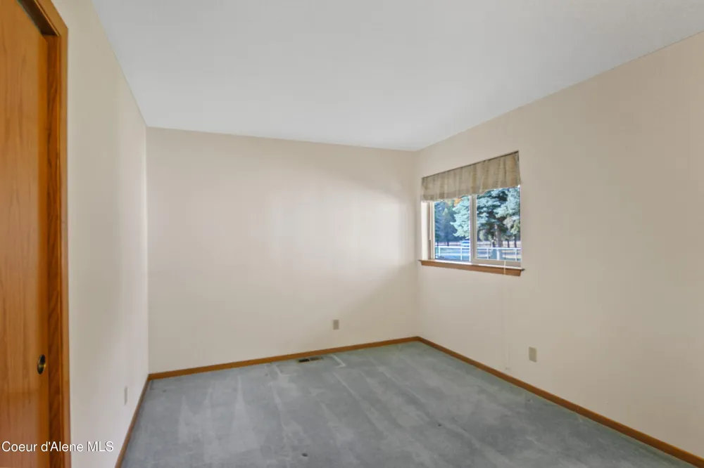 97 Three Sisters Dr. Athol, ID 83801