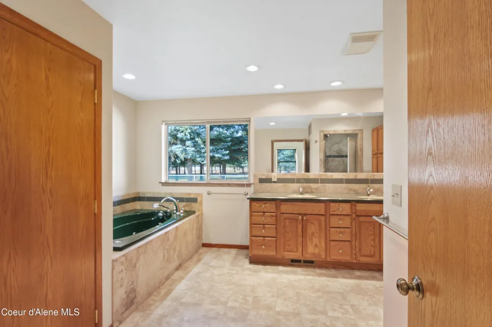 97 Three Sisters Dr. Athol, ID 83801