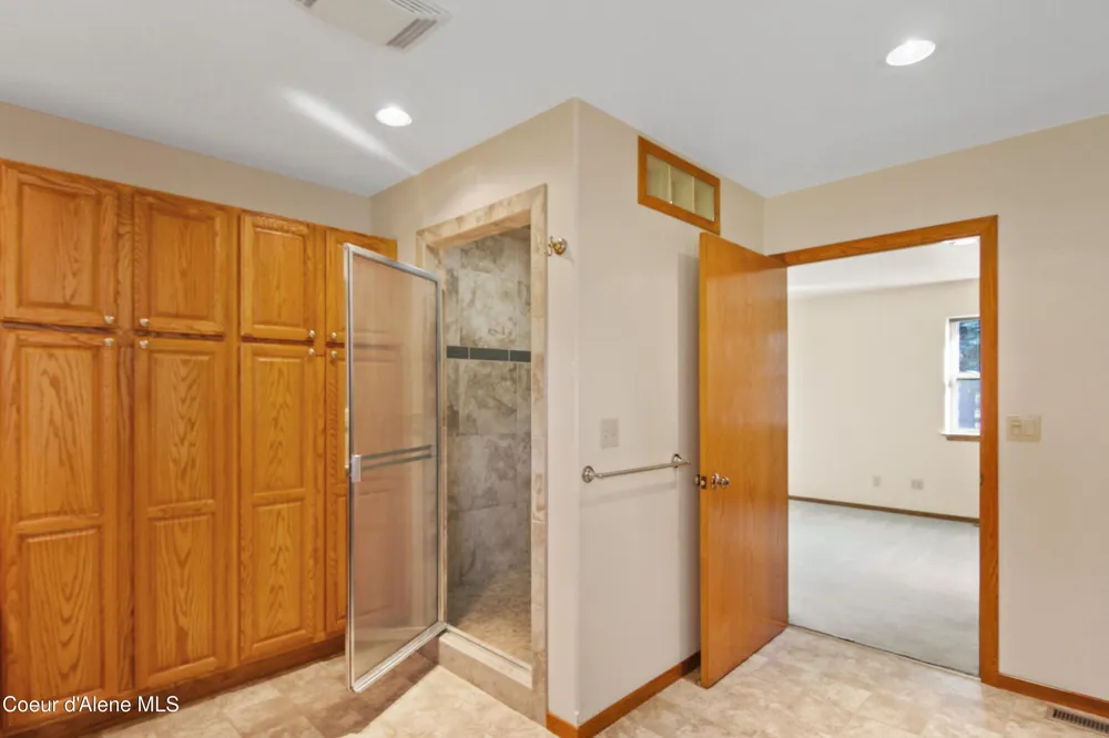 97 Three Sisters Dr. Athol, ID 83801