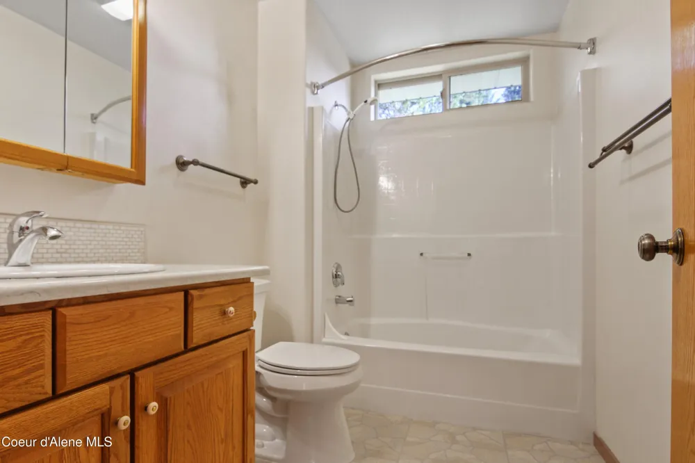97 Three Sisters Dr. Athol, ID 83801