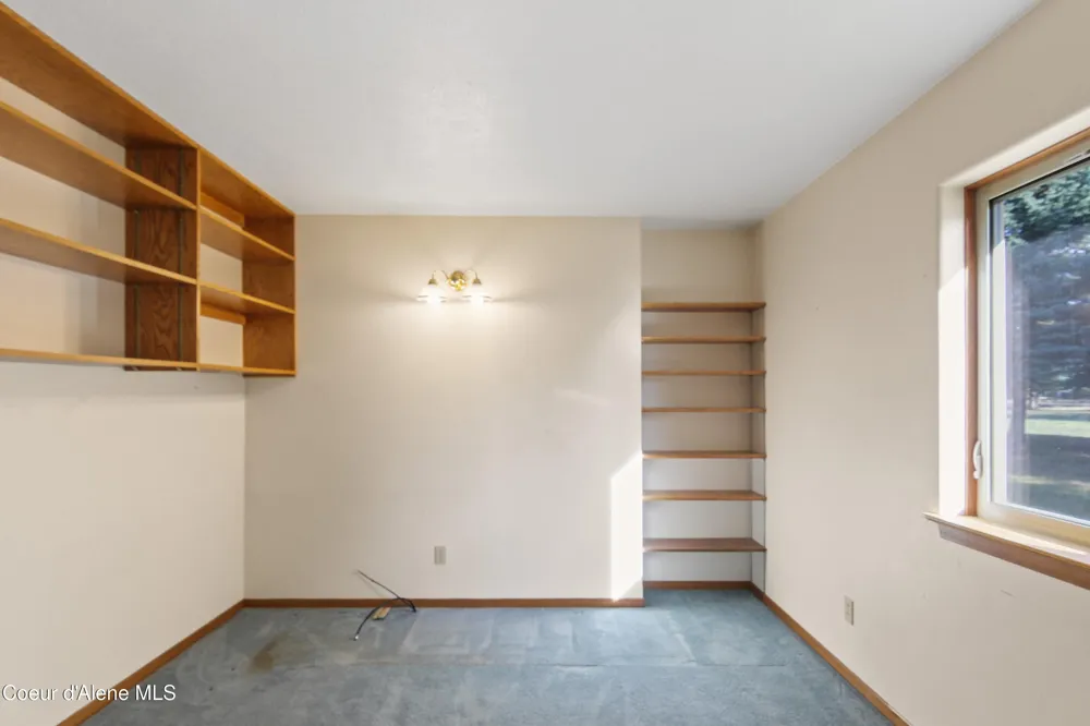 97 Three Sisters Dr. Athol, ID 83801