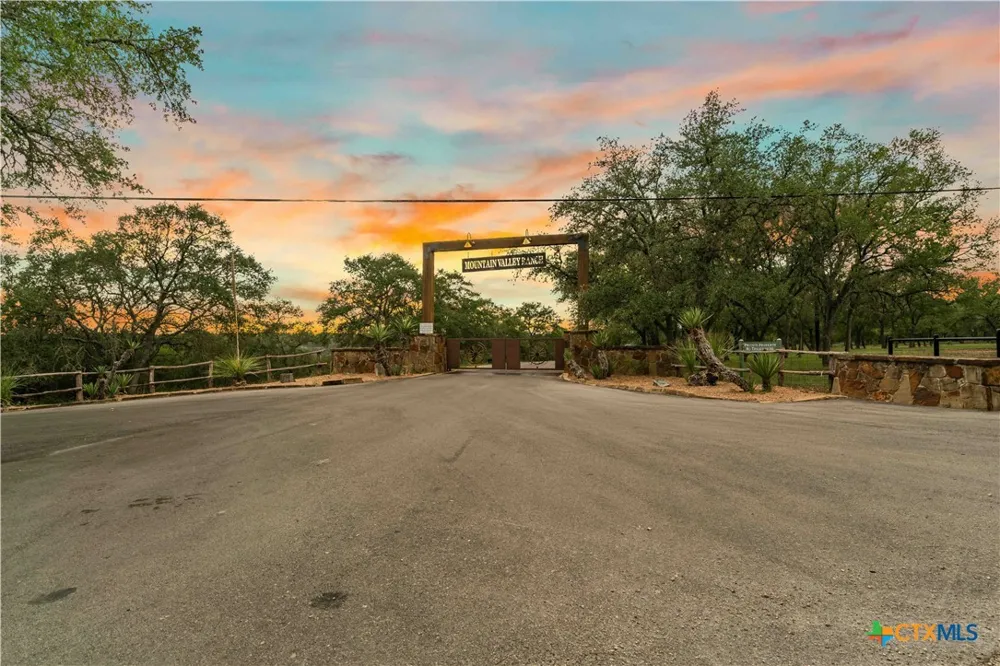 35 Pr 2533 Mico, TX 78056