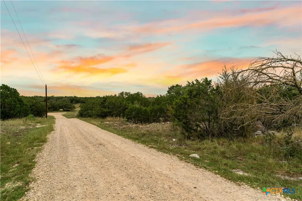 35 Pr 2533 Mico, TX 78056