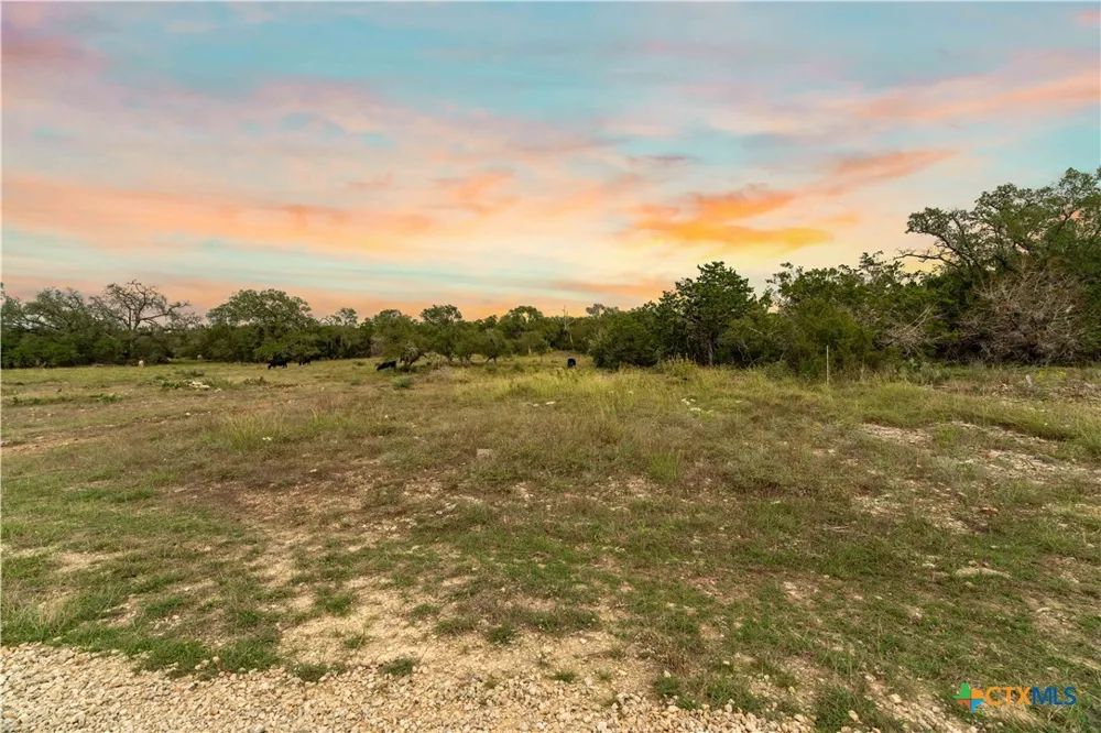 35 Pr 2533 Mico, TX 78056