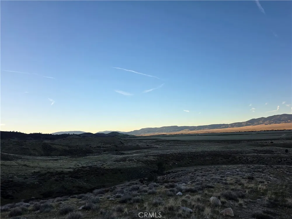 25 3Points Lake Hughes, CA 93532