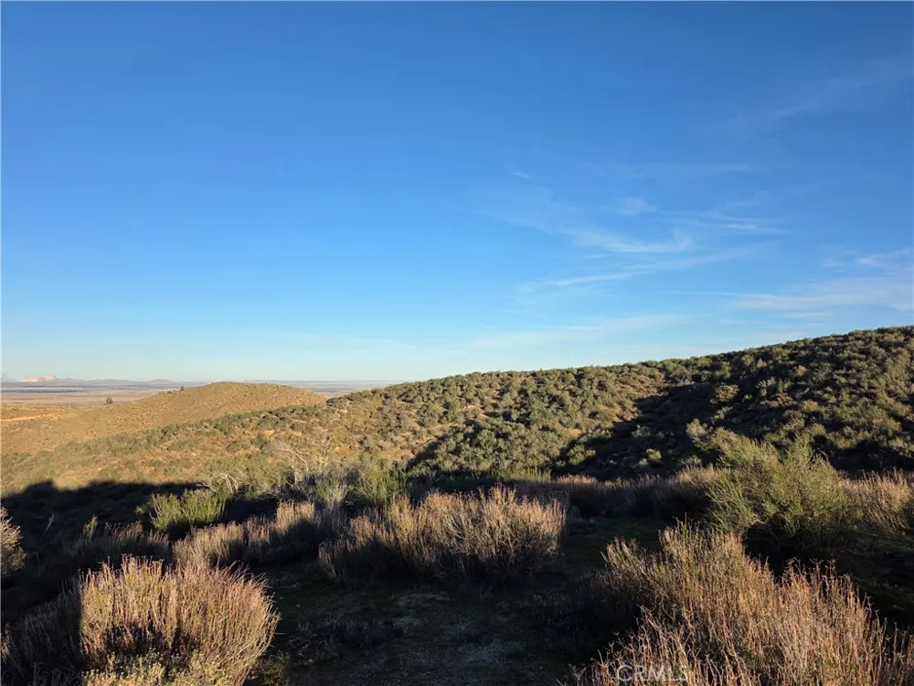 25 3Points Lake Hughes, CA 93532