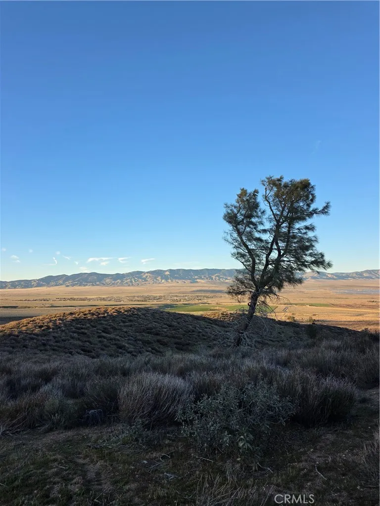 25 3Points Lake Hughes, CA 93532