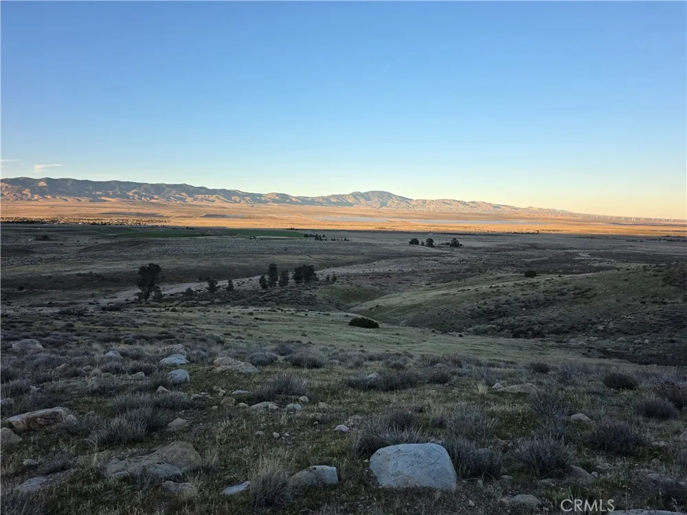 25 3Points Lake Hughes, CA 93532