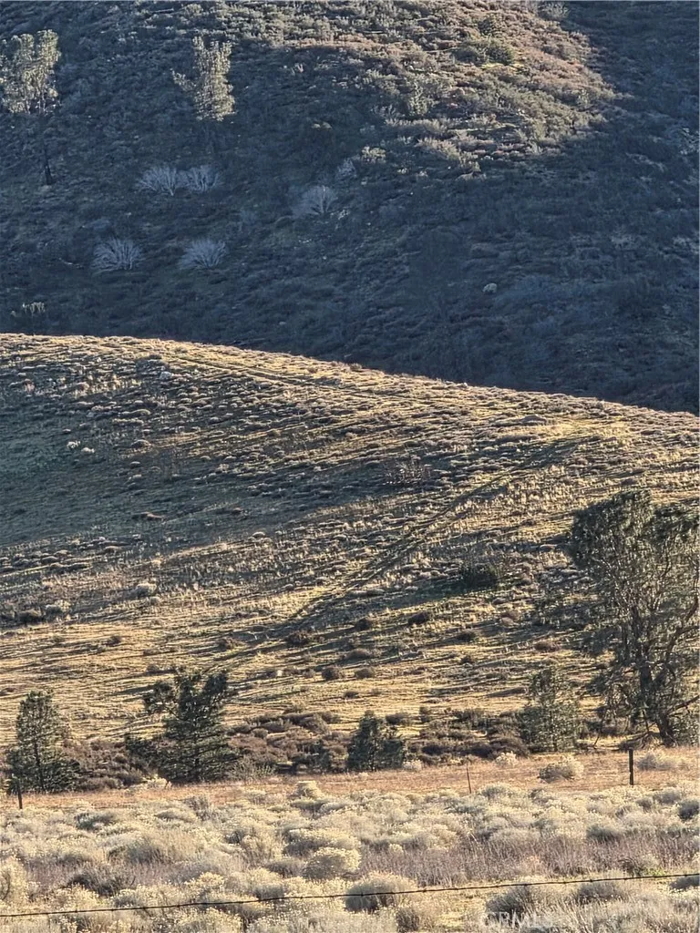 25 3Points Lake Hughes, CA 93532