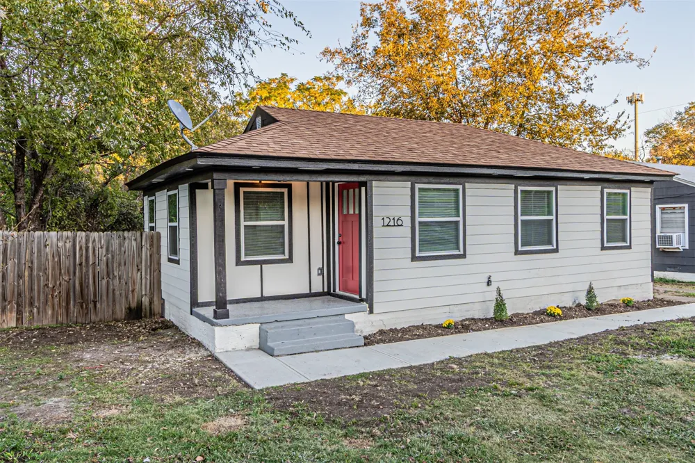 1216 Greenbrier Drive