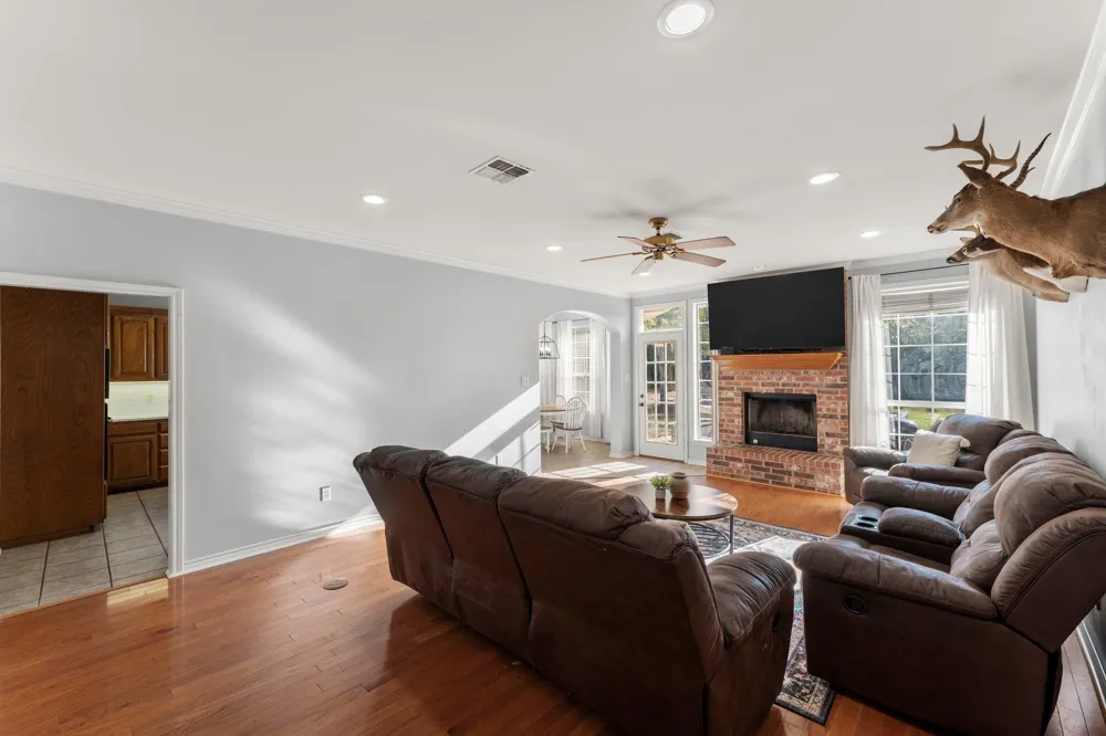 6335 County Road 3602 Bullard, TX 75757