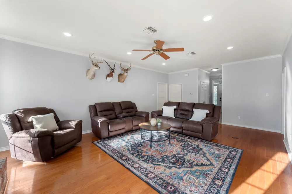 6335 County Road 3602 Bullard, TX 75757