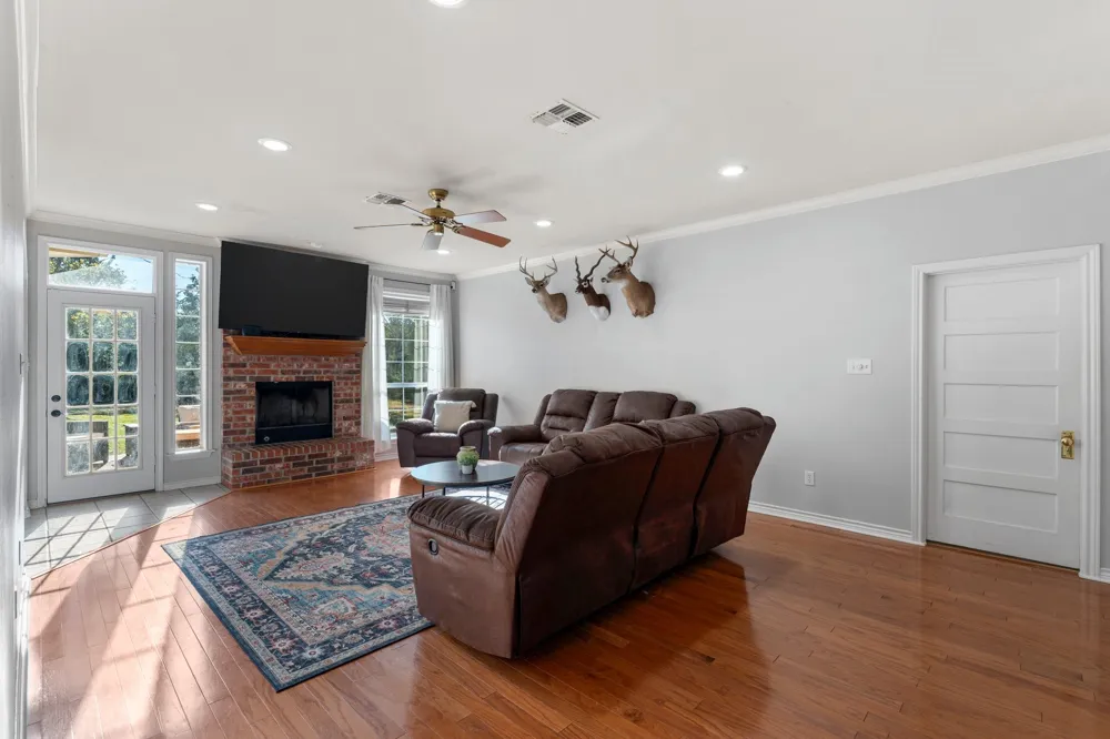 6335 County Road 3602 Bullard, TX 75757