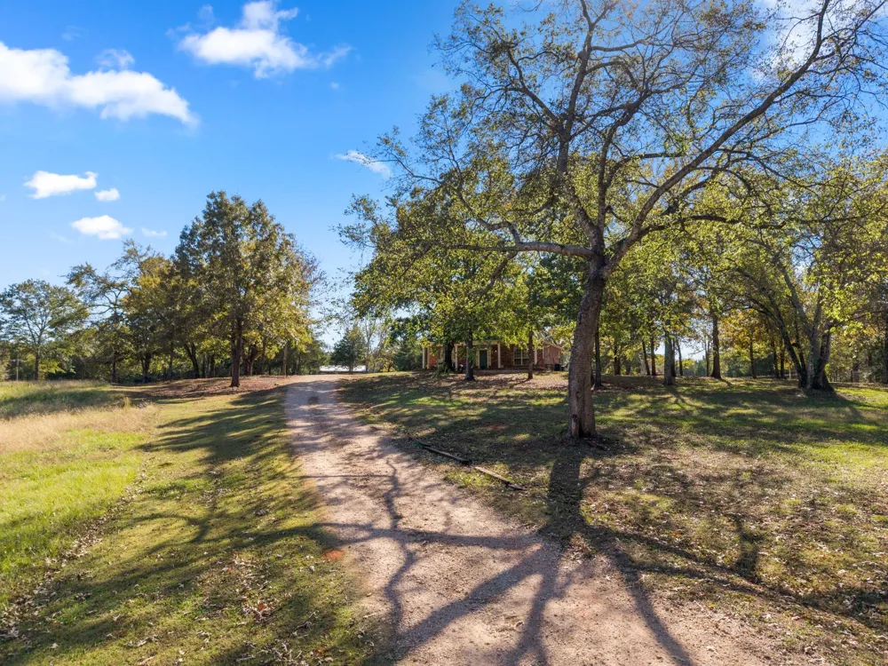 6335 County Road 3602 Bullard, TX 75757