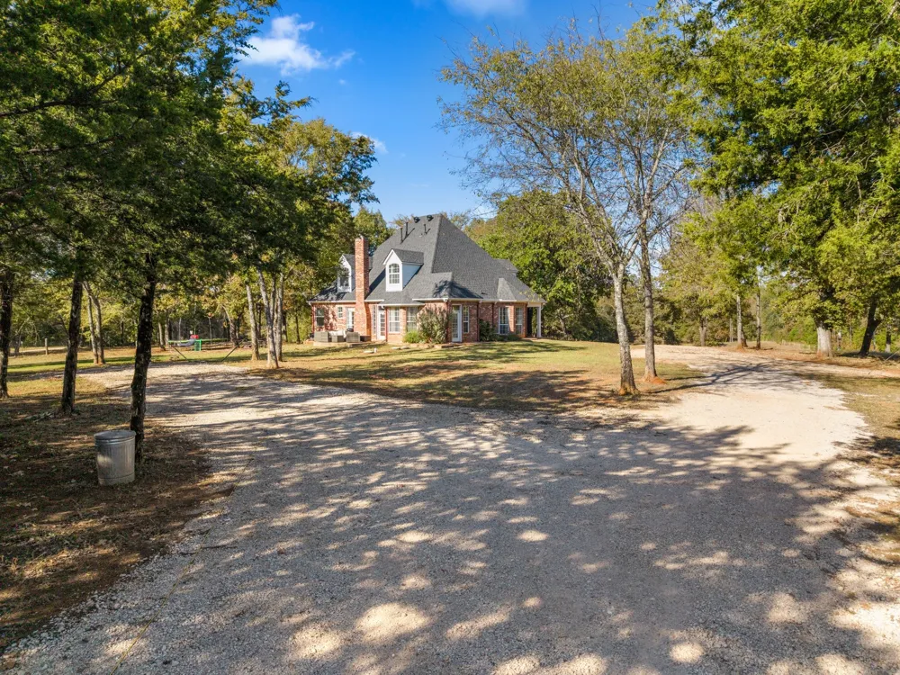 6335 County Road 3602 Bullard, TX 75757