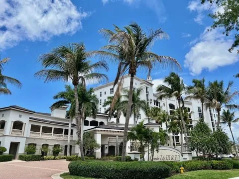 3321 SUNSET KEY CIRCLE #102