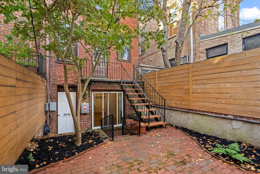 812 E STREET SE Washington, DC 20003