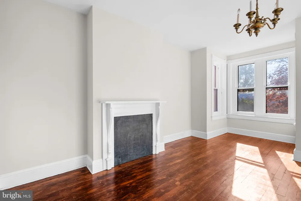 812 E STREET SE Washington, DC 20003