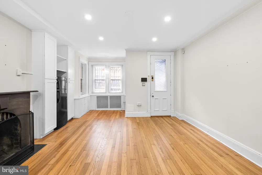 812 E STREET SE Washington, DC 20003