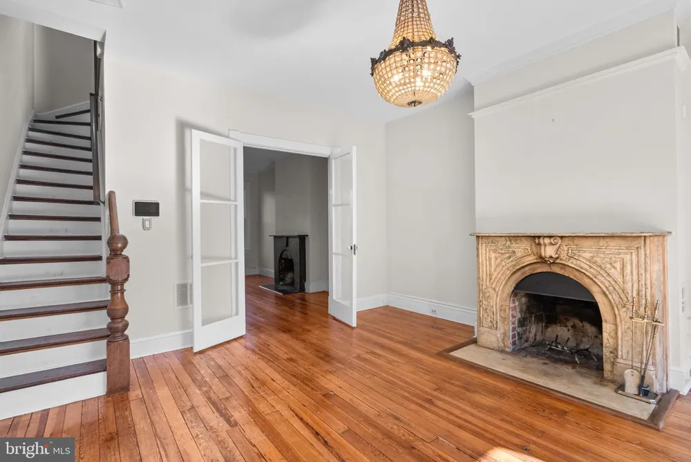 812 E STREET SE Washington, DC 20003