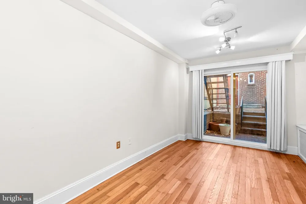 812 E STREET SE Washington, DC 20003