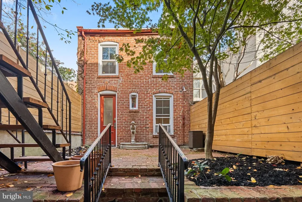 812 E STREET SE Washington, DC 20003