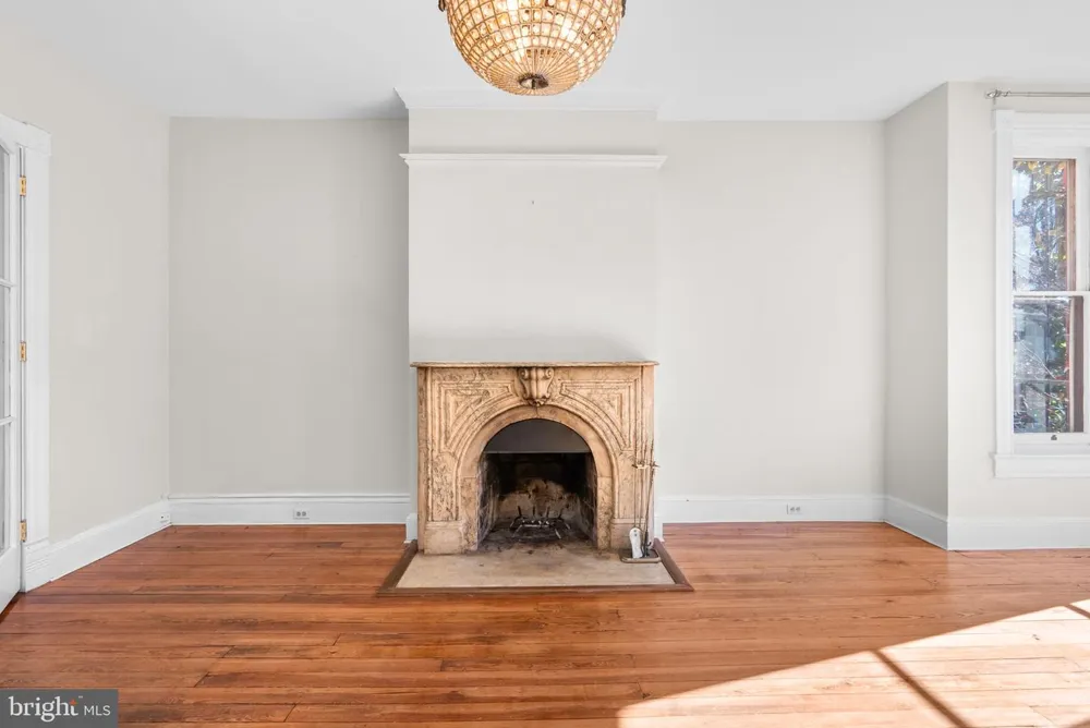 812 E STREET SE Washington, DC 20003