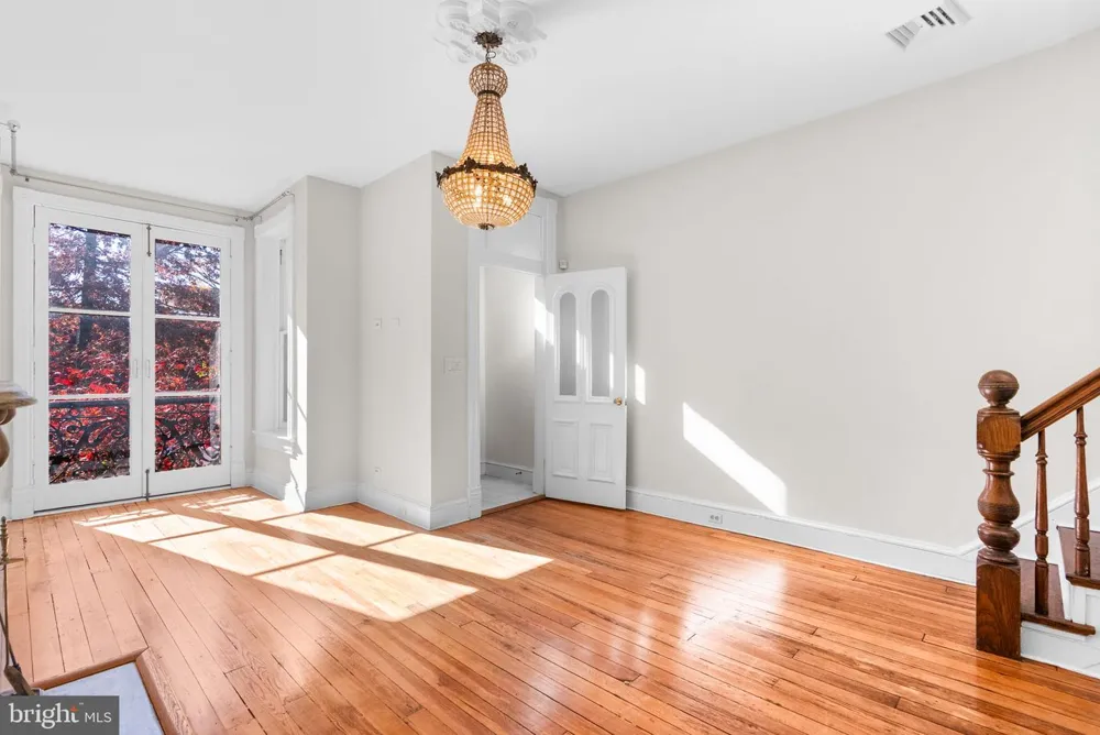 812 E STREET SE Washington, DC 20003