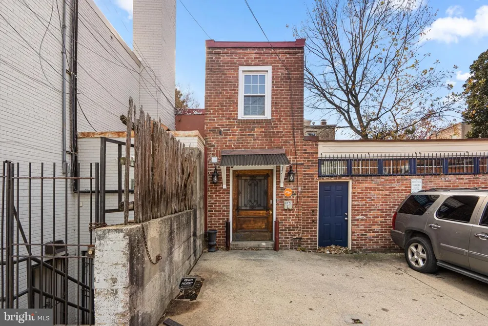 812 E STREET SE Washington, DC 20003